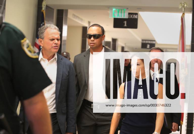 Palm Beach Gardens, FL, USA - Golfer Tiger Woods leaves the North County Courthouse in Palm Beach Gardens Friday Oct. 27, 2017 to plead guilty to a second-degree misdemeanor reckless driving charge. Tiger Woods pleads guilty, enters first-time offender program - ZUMAm67_ 80627883st