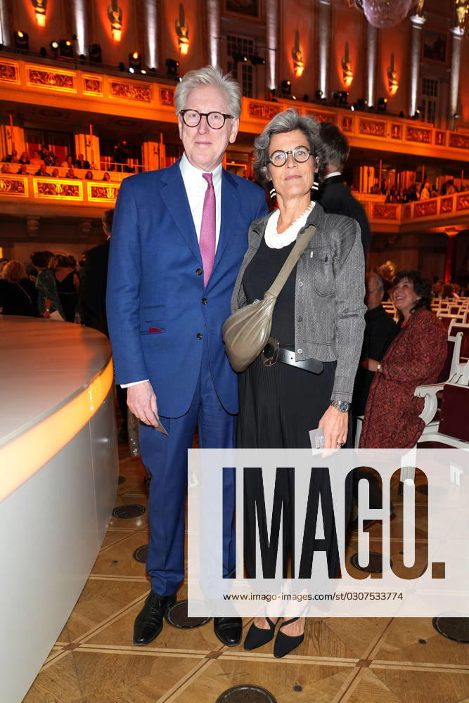 Theo Koll and his wife Franziska Castell at the Opus Klassik 2023 award ceremony on 8 10 2023 in Berlin Opus Klassik 2023 in Berlin