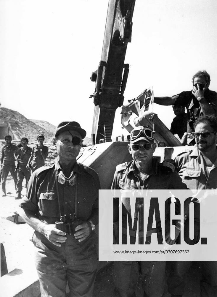 1973 - Sinai, Egypt - Israeli defense secretary MOSHE DAYAN (eye patch) at the Sinai front with General AVRAHAM BREN ADAN stand beside a captured SA-2 missile site west of Suez Canal during the Yom Kippur War 1973. Sinai Egypt - ZUMAk09_ 19600104_baf_k09_191