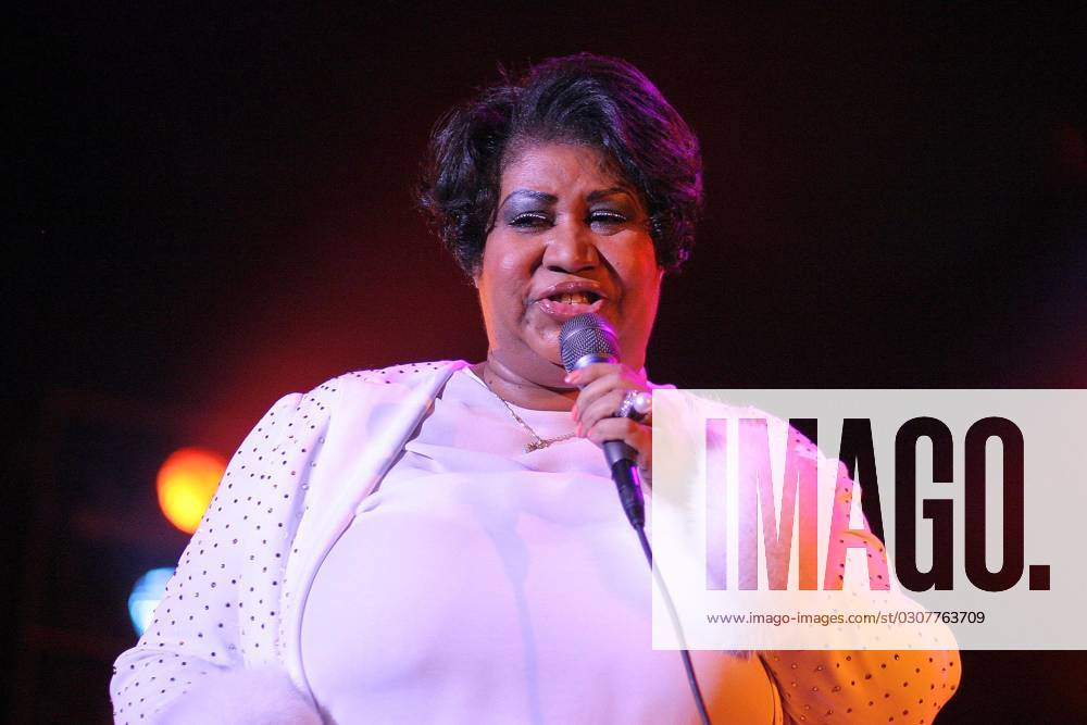 At the Aretha Franklin Concert at the Greek Theatre, Los Angeles, CA. 09-18-04 Aretha Franklin at the Aretha Franklin Concert at the Greek Theatre, Los Angeles, CA. 09-18-04 Los Angeles Calif United States