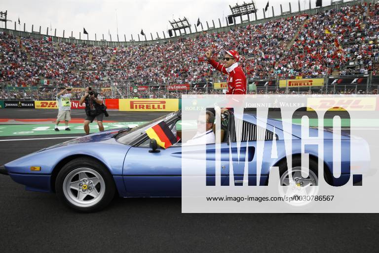 Formel 1, GP Mexiko, vor dem Start Motorsports: FIA Formula One World Championship WM Weltmeisterschaft 2017, Grand Prix of Mexico, 5 Sebastian Vettel (GER, Scuderia Ferrari), Mexico-City Mexico