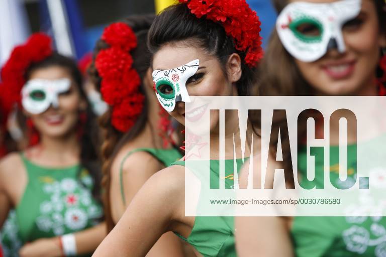 Formel 1, GP Mexiko, vor dem Start Motorsports: FIA Formula One World Championship WM Weltmeisterschaft 2017, Grand Prix of Mexico, grid girls Mexico-City Mexico