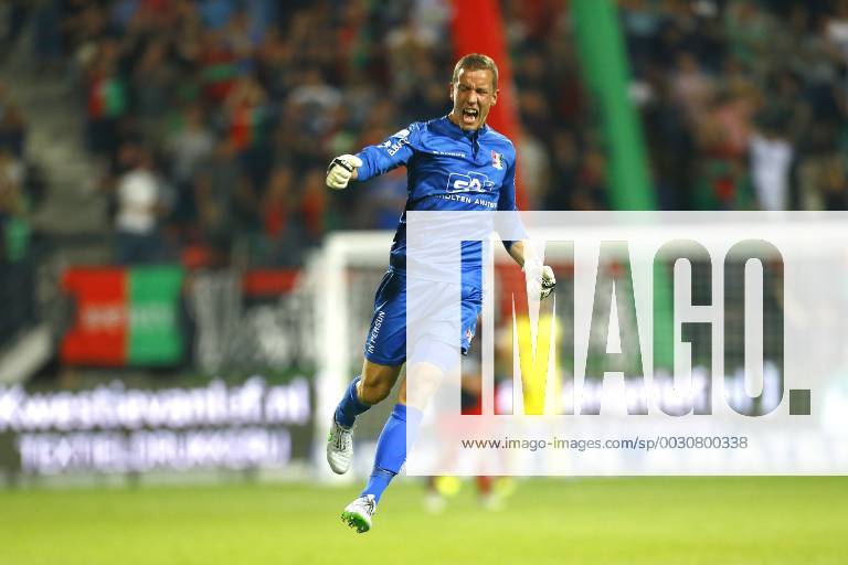 Nijmegen NEC Excelsior Football Ears Divisia season 2015 2016 12 08 2015 NEC keeper Hannes Haldorsson cheered as the 1 0 is become NEC Excelsior