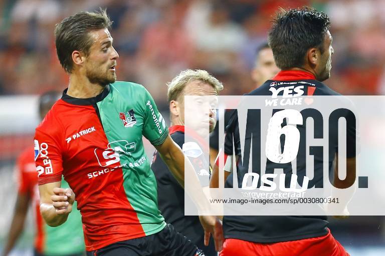 Nijmegen NEC Excelsior Football Ears Divisia season 2015 2016 12 08 2015 NEC player Christian Santos L with Excelsior player Rick Kruys M and Excelsior player Sander Fischer R NEC Excelsior