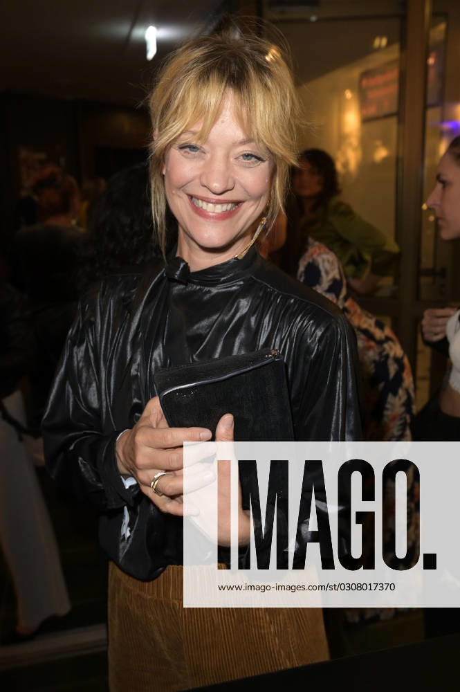 Heike Makatsch at the world premiere of Falling In Love Grand Show 2023 at Friedrichstadt Palast Berlin, 11 10 2023 Foto:xF.xFuturexImagex falling_3344