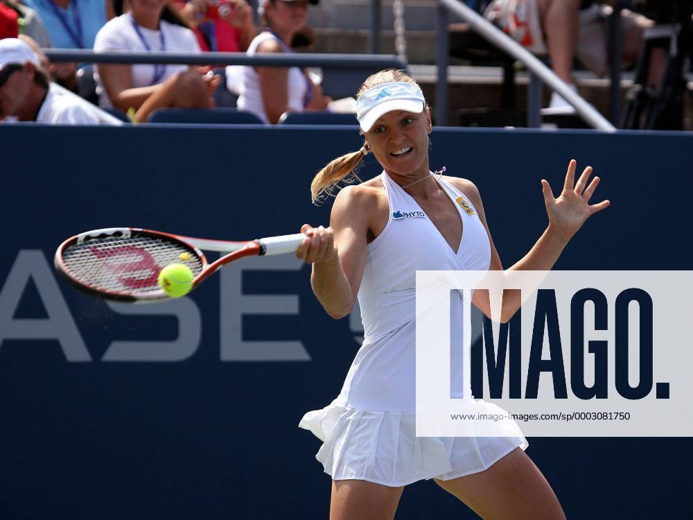 Agnes Szavay (Ungarn) Tennis Damen US Open 2007, Grand Slam, WTA Tour Einzelbild Flushing Meadow New York, N Y, NY Dynamik, Tennis Damen US Open 2007, Grand Slam, WTA Tour Einzelbild Flushing Meadow New York, N Y, NY Dynamik,