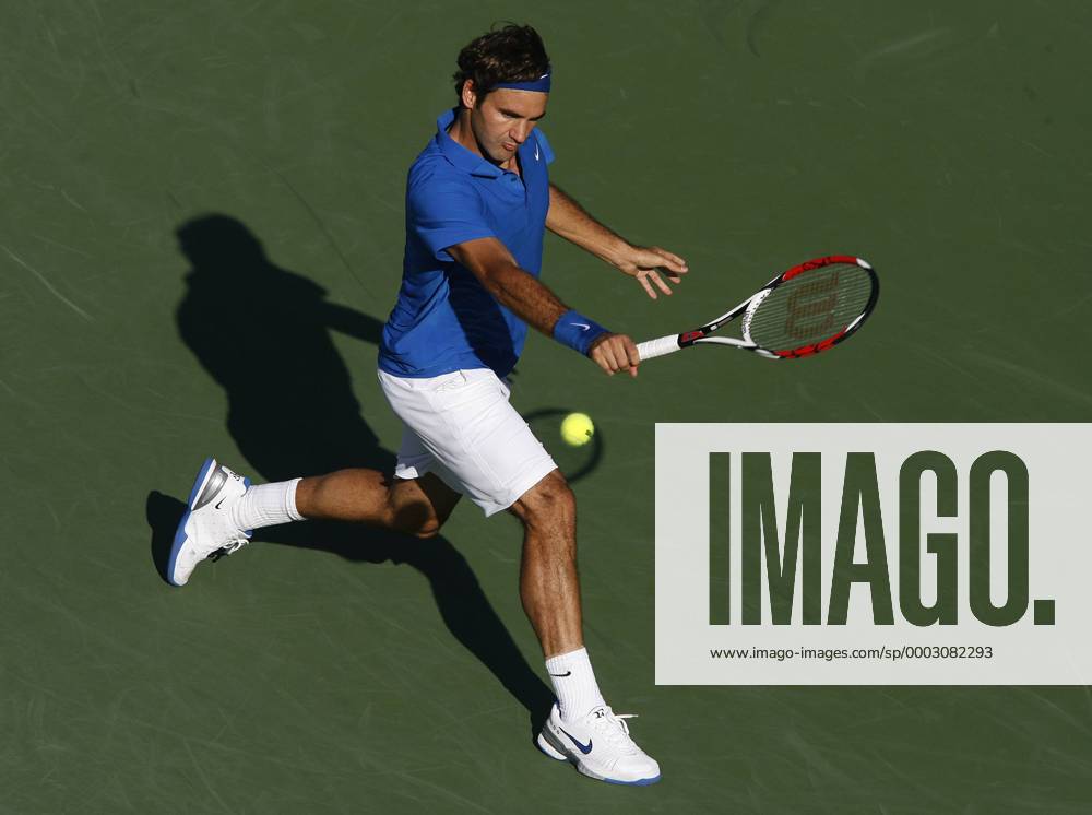 Roger Federer (Schweiz) - Rückhand Tennis Herren US Open 2007, Grand Slam, ATP Tour Einzelbild Flushing Meadows New York City, NY, N.Y. Dynamik, Tennis Herren US Open 2007, Grand Slam, ATP Tour Einzelbild Flushing Meadows New York City, NY, N.Y. Dynamik,