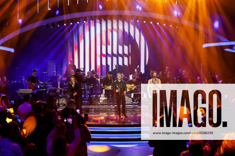 Howard Donald, Gary Barlow and Mark Owen of Take That at the recording of the ARD TV show Your Songs in Studio 3 of Media City Leipzig, 18 10 2023 Foto:xM.xKremerx xFuturexImagex your_song_3167
