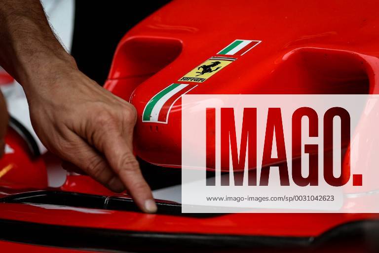 A Ferrari team s technician checks a vehicle in the team s garage at Interlagos track, in Sao Paulo, Brazil, 09 November 2017. The Brazil GP race will be held on next 12 November. press conference PK Pressekonferenz OF DRIVERS AHEAD OF BRAZIL GP RACE !ACHTUNG: NUR REDAKTIONELLE NUTZUNG!