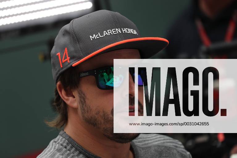 Fernando Alonso (ESP) McLaren MCL32 Brazilian Grand Prix, Sao Paulo, Interlagos 9 - 12 November 2017 09.11.2017 - Fernando Alonso (ESP) McLaren MCL32