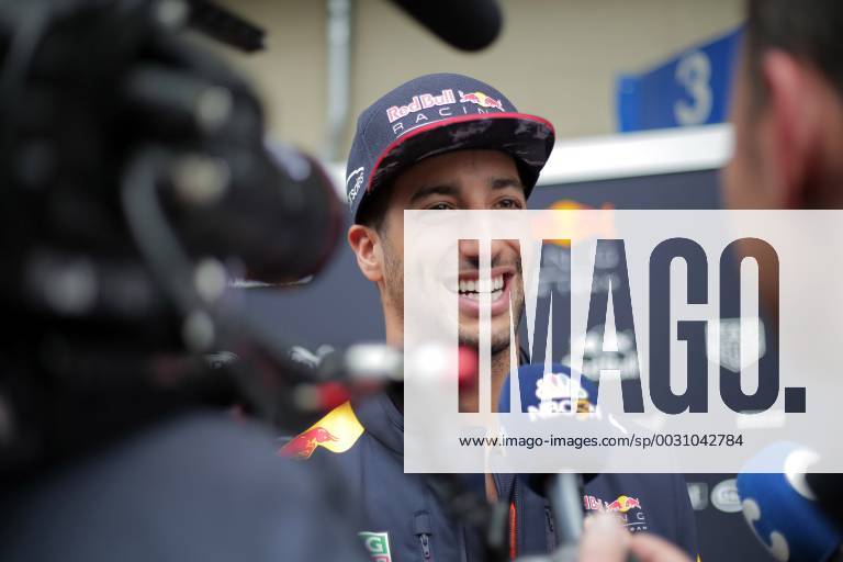 Daniel Ricciardo (AUS) Red Bull Racing RB13 Brazilian Grand Prix, Sao Paulo, Interlagos 9 - 12 November 2017 09.11.2017 - Daniel Ricciardo (AUS) Red Bull Racing RB13