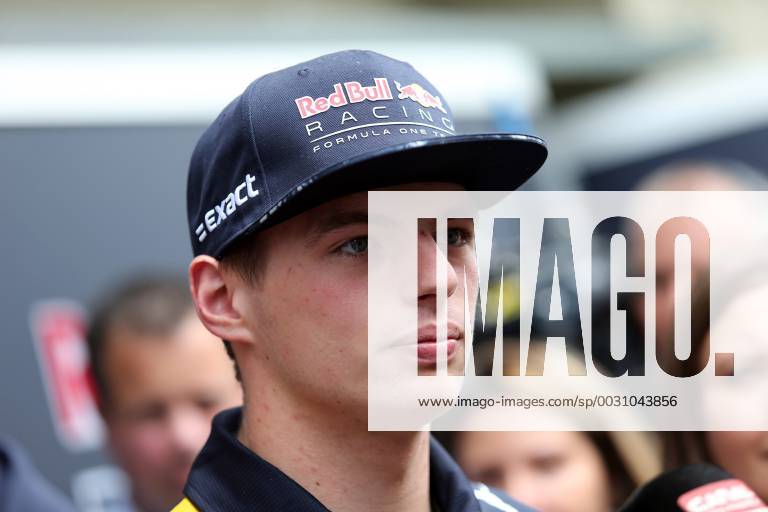 Max Verstappen (NED) Red Bull Racing RB13 Brazilian Grand Prix, Sao Paulo, Interlagos 9 - 12 November 2017 09.11.2017 - Max Verstappen (NED) Red Bull Racing RB13