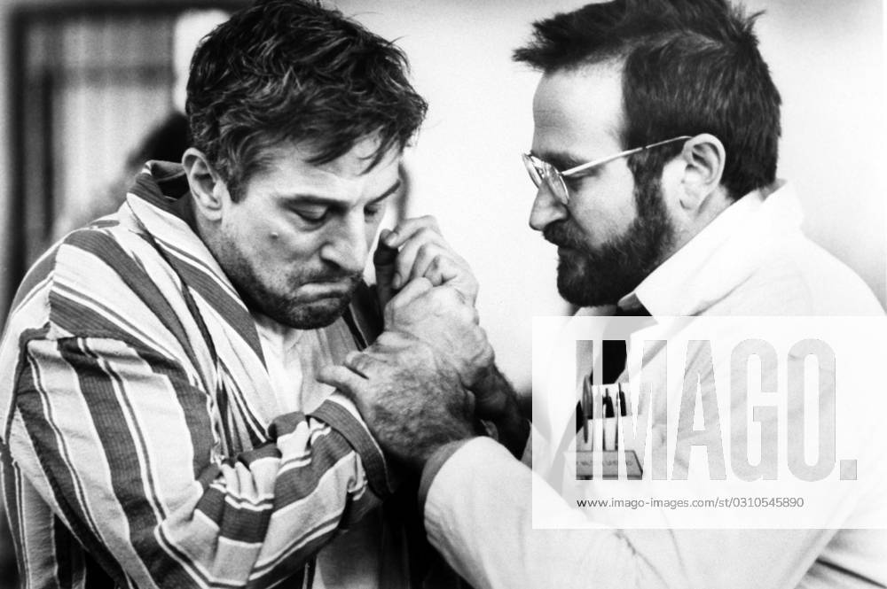 The World According to Garp Robert De Niro (left) and Robin Williams, in a scene from the film Awakenings . Date: 11.03.1991, Credit:Avalon U.S.A