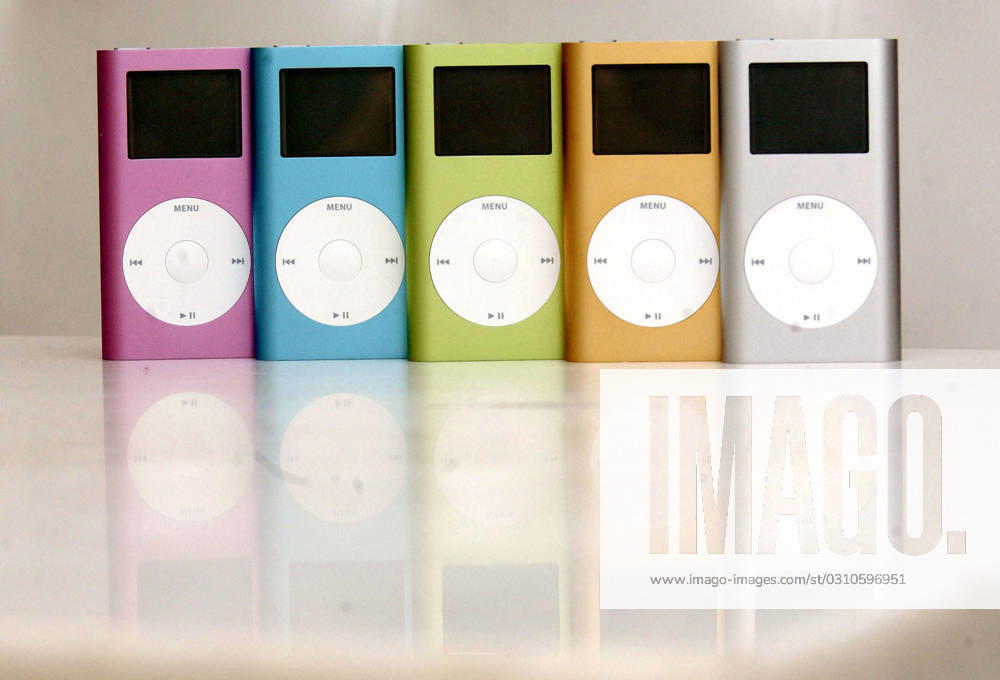 IPod Mini Launch Apple display their new iPod Mini at a press launch in London. Date: 16.07.2004., Credit:Photoshot Avalon United Kingdom