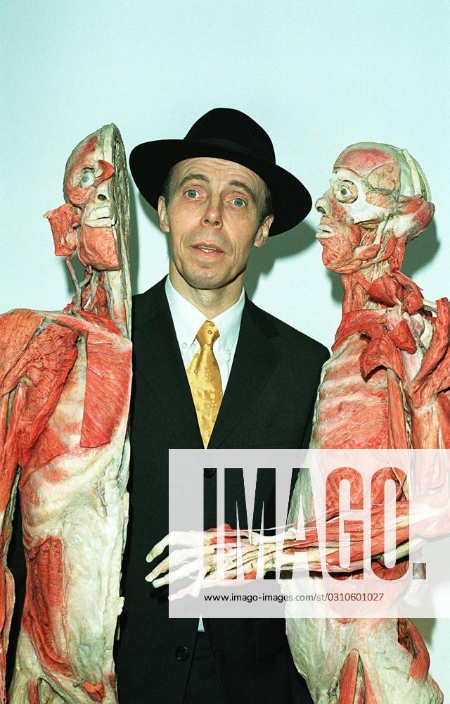 Prof Dr GUNTHER VON HAGENS German Professor of Anatomy Launching his Body Worlds Exhibition at the Atlantis Gallery, London COMPULSORY CREDIT: UPPA Photoshot Photo UGL 019065 E-07 22.03.2002 Prof Dr GUNTHER VON HAGENS German Professor of Anatomy Launching his Body Worlds Exhibition at the Atlantis Gallery, London COMPULSORY CREDIT: UPPA Photoshot Photo UGL 019065 E-07 22.03.2002, Credit:Photoshot Avalon United Kingdom