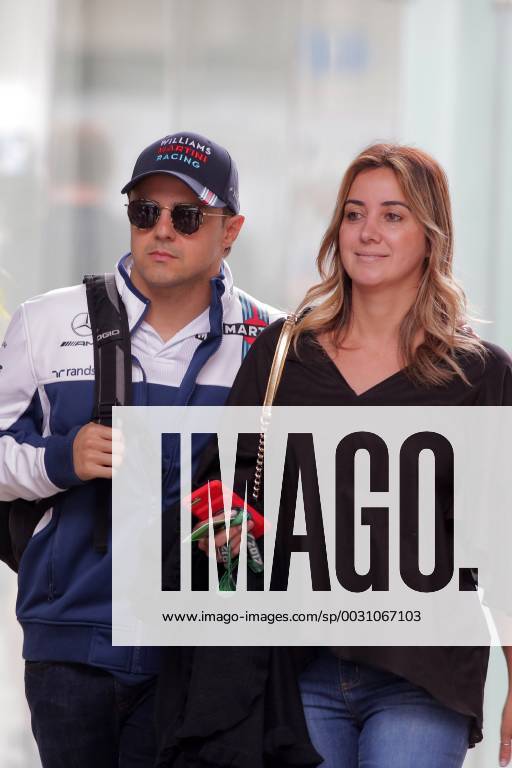Felipe Massa (BRA) Williams FW40 and his wife Raffaela Bassi (BRA) Brazilian Grand Prix, Sao Paulo, Interlagos 9 - 12 November 2017 11.11.2017 - Felipe Massa (BRA) Williams FW40 and his wife Raffaela Bassi (BRA)