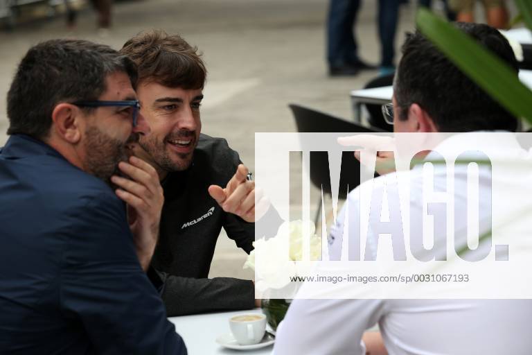 Luis Garcia Abad (ESP), manager of Fernando Alonso (ESP), Fernando Alonso (ESP) McLaren MCL32 and Eric Boullier (FRA) McLaren Racing Director Brazilian Grand Prix, Sao Paulo, Interlagos 9 - 12 November 2017 11.11.2017 - Luis Garcia Abad (ESP), manager of Fernando Alonso (ESP), Fernando Alonso (ESP) McLaren MCL32 and Eric Boullier (FRA) McLaren Racing Director
