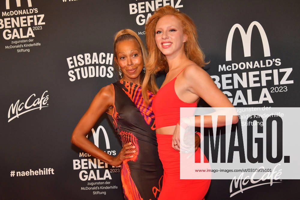 Anna Ermakova with mother Angela Ermakova MC DonaldÂ s Benefit Gala 2023 in favor of MC DonaldÂ s Kinderhilfe Stiftung Charity Event Eisbach Studio Munich 28 October 2023
