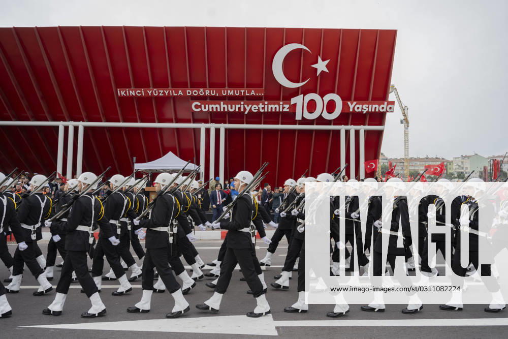 Bilder des Jahres 2023, News 10 Oktober October 29, 2023, fatih, °stanbul, Turkey: The Republic of Turkey is 100 years old today. Turkey celebrated its 100th anniversary with military parades and salutes. fatih Turkey - ZUMAe118 20231029_zip_e118_003