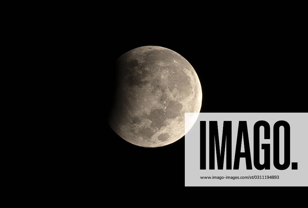 MUMBAI, INDIA OCTOBER 29: Partial lunar eclipse observed , on October 29, 2023 in Mumbai, India. (Photo by Satish Bate Hindustan Times ) Lunar Eclipse 2023