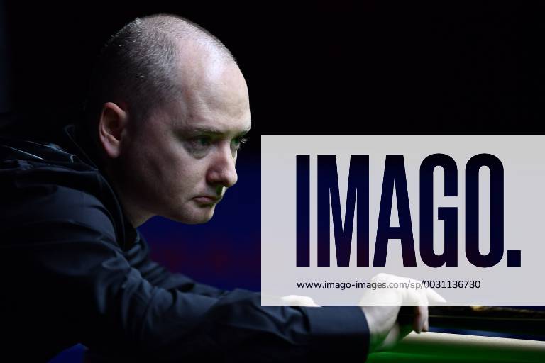Graeme Dott of Scotland plays a shot to Xiao Guodong of China in their first round match during the 2017 Shanghai Masters snooker tournament in Shanghai, China, 13 November 2017. Graeme Dott defeated Xiao Guodong 5-3. Graeme Dott knocks out Xiao Guodong at 2017 Shanghai Masters snooker tournament 20171113_49687