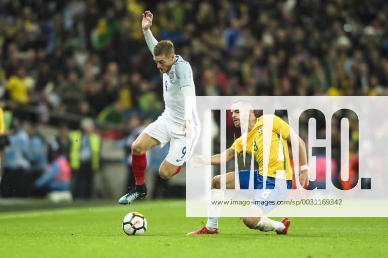 Jamie Vardy of England skips past Renato Augusto of Brazil during the International Friendly Länderspiel match between England and Brazil at Wembley Stadium, London, England on 14 November 2017.
