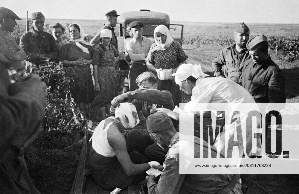 Great Patriotic War Wounded Nurses 169337 22.06.1941 Great Patriotic War 1941-1945. June 22, 1941. Nurses helping first wounded soldiers after Nazis bombing near Kishinev. Zelma Sputnik Chisinau Russia