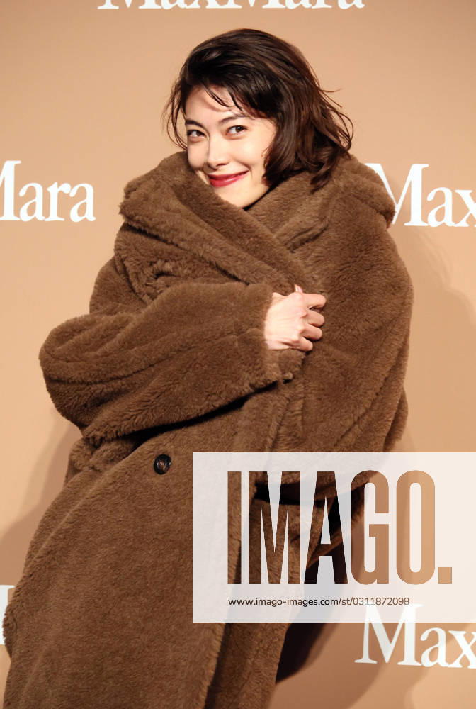 Bilder des Jahres 2023, Entertainment 11 November Entertainment Themen der Woche KW44 November 1, 2023, Tokyo, Japan - Japanese model Hikari Mori poses for photo at Italian fashion brand Max Mara s Teddy Ten Park opening event in Tokyo on Wednesday, November 1, 2023. Max Mara will open a two-day event to celebrate the 10th anniversary of the brand s Teddy Bear Coat from November 2. (photo by Yoshio Tsunoda AFLO) , aflo_234339815.jpg,