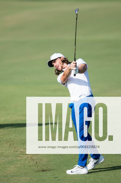 Tommy Fleetwood of England play a shot during the European Tour DP World Championship WM Weltmeisterschaft at Jumeirah Golf Estates, Dubai, UAE on 17 November 2017.