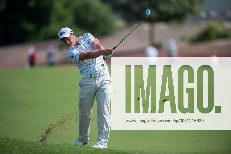 Paul Dunne of Ireland in action during the European Tour DP World Championship WM Weltmeisterschaft at Jumeirah Golf Estates, Dubai, UAE on 17 November 2017.