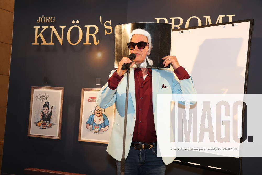 Jörg Knör parodies Karl Lagerfeld, Jörg Knör now presents his original cartoons in Hamburg The entertainer, parodist and caricaturist shows his drawings, which depict prominent personalities in a humorous and exaggerated way, under the motto Hamburg meine Perlen at the Walentowski Galerie in the Europa Passage Hamburg, vernissage on 4 11 2023