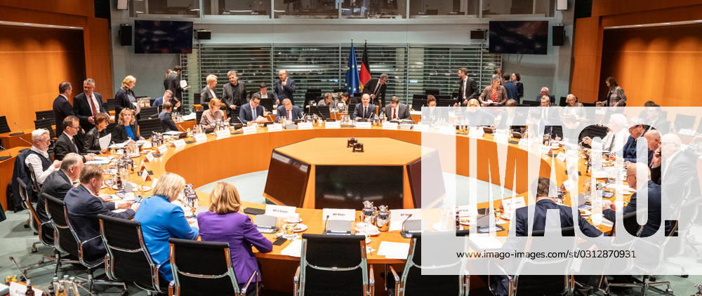 Opening pictures Migration summit Consultation with the heads of government of the federal states MPK in the Federal Chancellery Opening pictures Migration summit Consultation with the heads of government of the federal states MPK in the Federal Chancellery , Berlin Berlin Germany Federal Chancellery