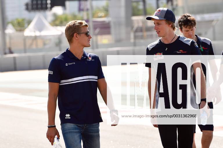 Marcus Ericsson SWE 9 Sauber F1 Team Ferrari Brandon Hartley NZL 28 Scuderia Toro Rosso Grand Prix of ABU DHABI 2017 Preparations Motorsport Formula 1 23 11 2017 ABU DHABI