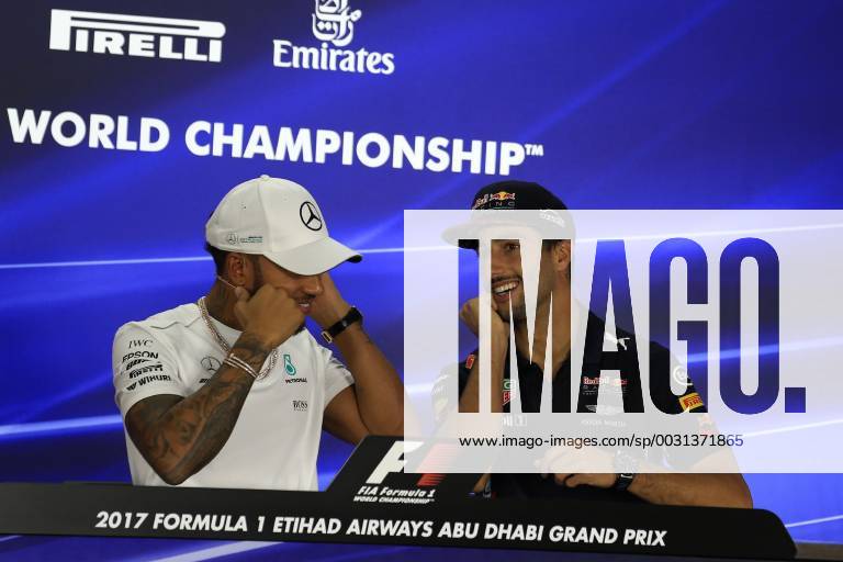 23rd November 2017, Yas Marina Circuit, Abu Dhabi, UAE; Abu Dhabi Formula One Grand Prix, driver arrivals and press conference PK Pressekonferenz Daniel Ricciardo - Red Bull Racing and Lewis Hamilton - Mercedes AMG Petronas F1 Team ActionPlus11955034