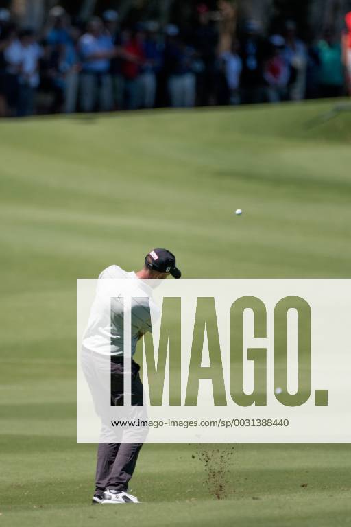 Geoff Ogilvy (AUS) hits his approach shot at Round 1 of the 102nd Australian Open Golf Championship on November 23, 2017 at The Australian Golf Club in Sydney, Australia. (Photo by Steven Markham Icon Sportswire) GOLF: NOV 23 The Emirates Australian Open Golf Championship - First Round Icon1711230220