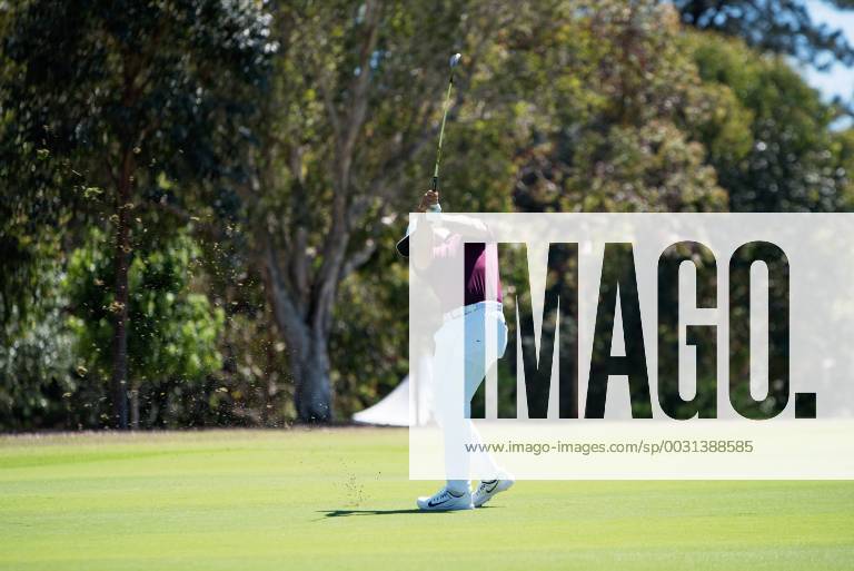 Jason Day (AUS) hits his approach shot at Round 1 of the 102nd Australian Open Golf Championship on November 23, 2017 at The Australian Golf Club in Sydney, Australia. (Photo by Steven Markham Icon Sportswire) GOLF: NOV 23 The Emirates Australian Open Golf Championship - First Round Icon1711230404