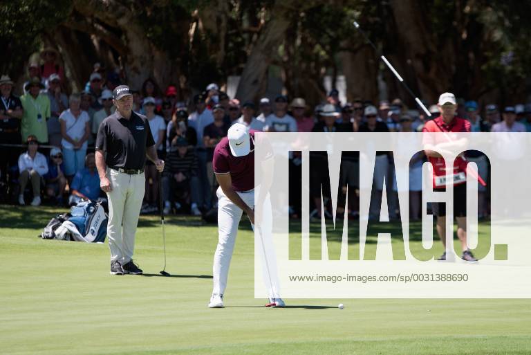 Jason Day (AUS) putts at Round 1 of the 102nd Australian Open Golf Championship on November 23, 2017 at The Australian Golf Club in Sydney, Australia. (Photo by Steven Markham Icon Sportswire) GOLF: NOV 23 The Emirates Australian Open Golf Championship - First Round Icon1711230459