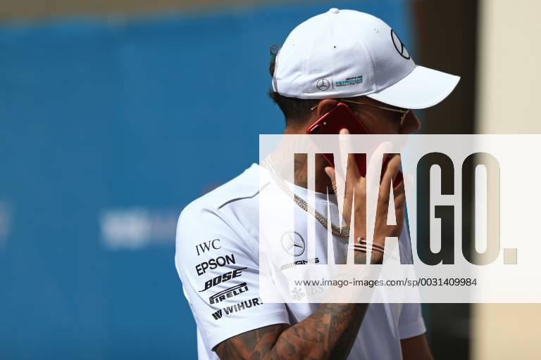 24th November 2017, Yas Marina Circuit, Abu Dhabi, UAE; Abu Dhabi Formula One Grand Prix, Friday free practice; Lewis Hamilton - Mercedes AMG Petronas F1 Team ActionPlus11955311