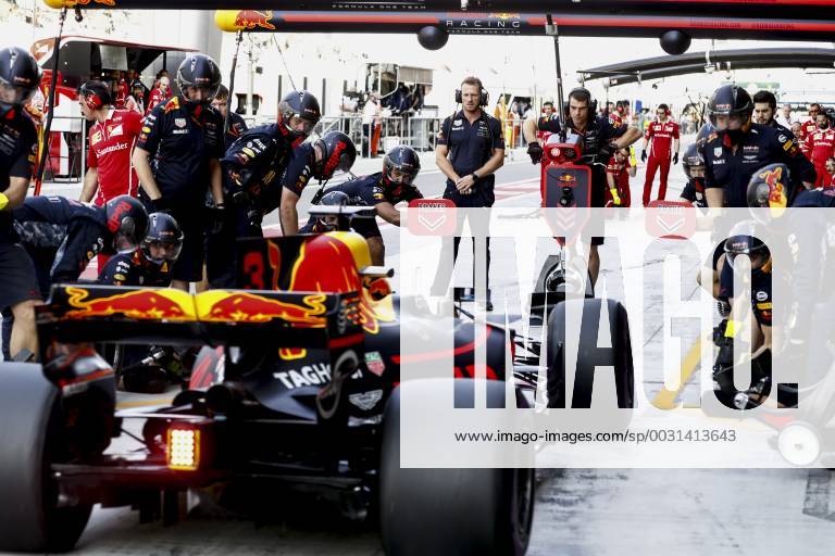 Motorsports: FIA Formula One World Championship WM Weltmeisterschaft 2017, Grand Prix of Abu Dhabi, 3 Daniel Ricciardo (AUS, Red Bull Racing), Abu Dhabi United Arab Emirates