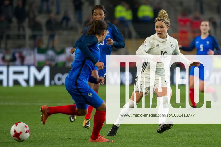 V la Amel Majri France 7 in duel Duel with Svenja Huth Germany 19 Football Women International Match Germany France