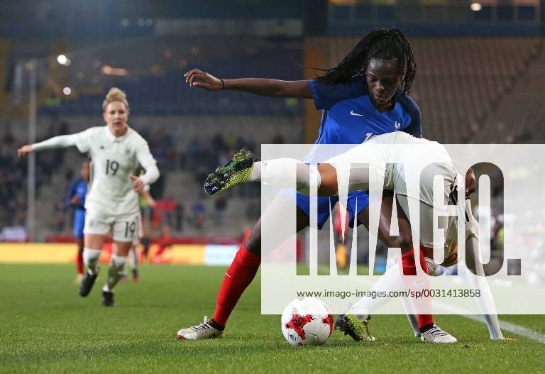 Football Women International Germany France in the SchücoArena Bielefeld v l Griedge Mbock Bathy France v Dzsenifer Marozsan Germany
