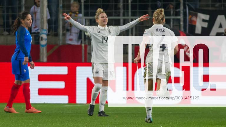 Goalkeeper Svenja Huth Germany 19 with goal cheering Jubel Joy about the goal to 4 0 goal celebration Leonie Maier Germany 4 Football Women International Germany France