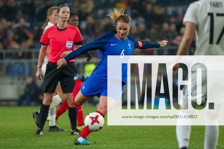 Amandine Henry France 6 goalscoring scores on the goal shoots at the goal Soccer Women International Germany France