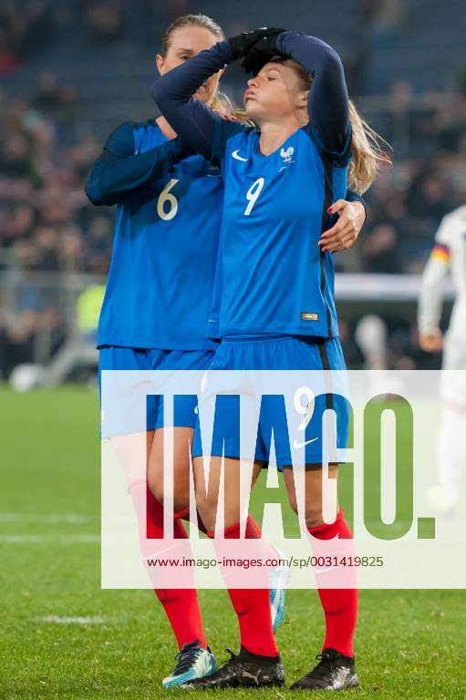 V li Amandine Henry France 6 consoled motivated Eugenie Le Sommer France 9 disappointed looking disappointed after the penalty shot disappointment disappointed Football Women International Germany France