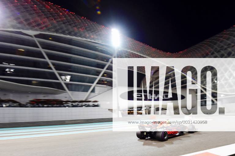 Max Verstappen NEL 33 Red Bull Racing Grand Prix of ABU DHABI 2017 2nd Free Practice of Motorsport Formula 1 24 11 2017 ABU DHABI