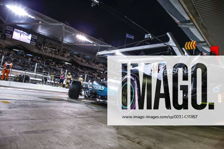 Motorsports: FIA Formula One World Championship WM Weltmeisterschaft 2017, Grand Prix of Abu Dhabi, 44 Lewis Hamilton (GBR, Mercedes AMG Petronas F1 Team), Abu Dhabi United Arab Emirates