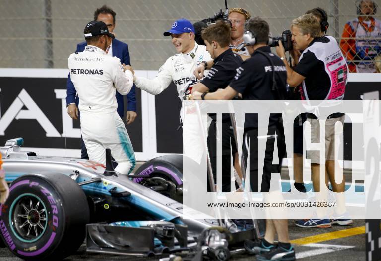 Motorsports: FIA Formula One World Championship WM Weltmeisterschaft 2017, Grand Prix of Abu Dhabi, 44 Lewis Hamilton (GBR, Mercedes AMG Petronas F1 Team), 77 Valtteri Bottas (FIN, Mercedes AMG Petronas F1 Team), Abu Dhabi United Arab Emirates