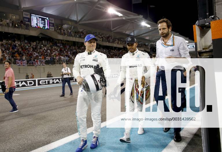 Motorsports: FIA Formula One World Championship WM Weltmeisterschaft 2017, Grand Prix of Abu Dhabi, 77 Valtteri Bottas (FIN, Mercedes AMG Petronas F1 Team), 44 Lewis Hamilton (GBR, Mercedes AMG Petronas F1 Team), Abu Dhabi United Arab Emirates