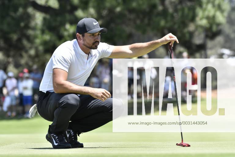 26th November 2017, The Australian Golf Club, Sydney, Australia; Emirates Australian Open Golf, final round; Jason Day (AUS) lines up his putt ActionPlus11956437