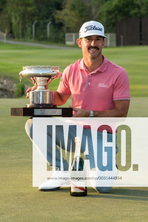 Hong Kong, Hong Kong SAR, CHINA - HONG KONG SAR,CHINA: November 26 2017. Australian Wade Ormsby wins the Hong Kong Open Golf at Hong Kong Golf club Fanling. Ormsby wins the Hong KOng Open Golf - ZUMAr144 20171126_zap_r144_001